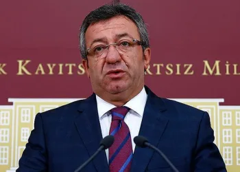 CHP Grup Başkanvekili Engin Altay: “30 Ağustos’u yasaklayıp pandemiyle mücadele olmaz”