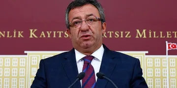 CHP Grup Başkanvekili Engin Altay: “30 Ağustos’u yasaklayıp pandemiyle mücadele olmaz”