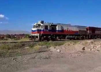 1 km uzunluğundaki tren Kocaeli’ye ulaştı