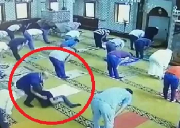 Namaz kıldığı esnada bir anda yere yığıldı
