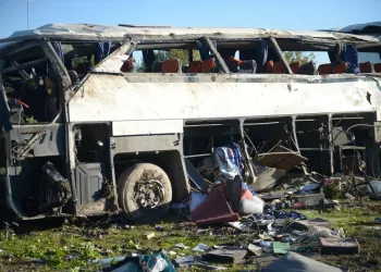İşçileri taşıyan servis devrildi: 2 ölü 12 yaralı