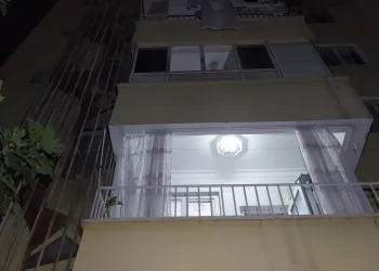 Ev sahibi ile göz göze gelen hırsız 2’nci kattan atladı