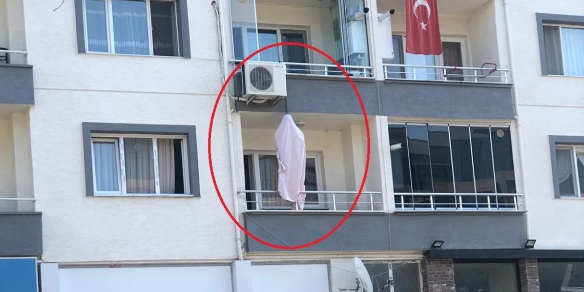 Bursa’da şoke eden olay! Balkonda asılı halde bulundu