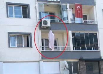 Bursa’da şoke eden olay! Balkonda asılı halde bulundu