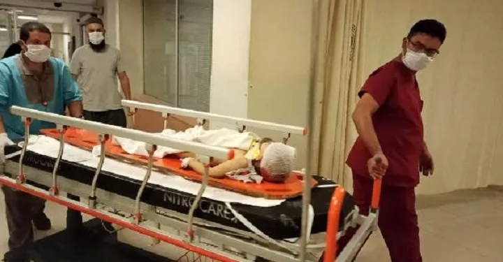 Bursalı minik çocuk oyun oynarken balkondan düştü