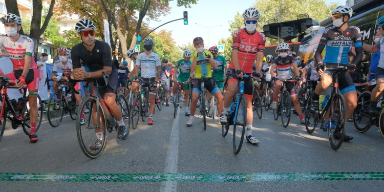 Granfondo Uluslararası Bisiklet Yarışı Bursa’da başladı