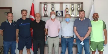 Hikmet Karaman’dan Karacabey Belediyespor’a ziyaret