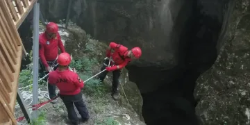 Kanyonda cüzdan kurtarma operasyonu