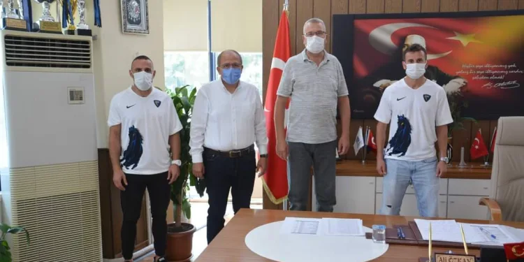 Karacabey Belediyespor transfere doymuyor