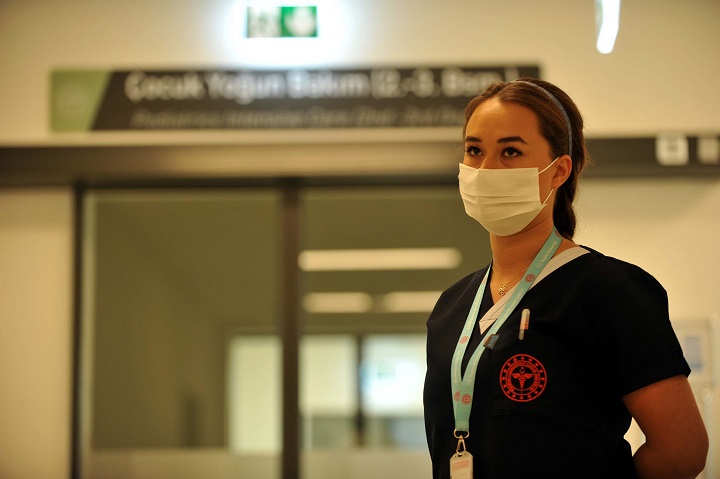 Koronavirüsü yenen Bursalı hemşire yaşadıklarını anlattı