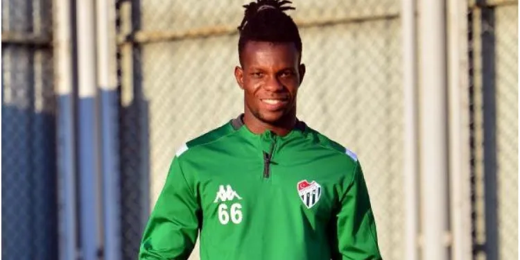 Bursaspor’dan ayrılan Mamadou Diarra Giresunspor ile anlaştı