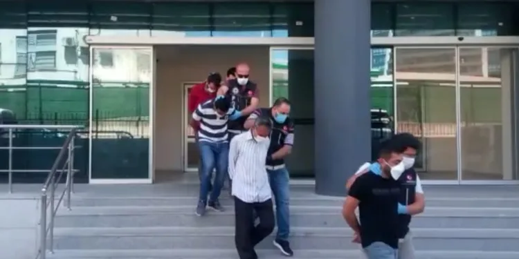 Bursa’da okul çevresinde uyuşturucu satıcılarına operasyon