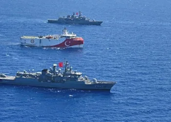 Gemi komutanlarına ‘vur emri’ yetkisi verildi
