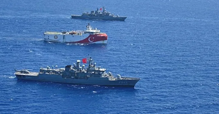 Gemi komutanlarına ‘vur emri’ yetkisi verildi