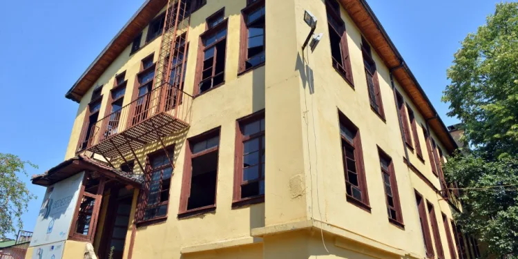 Bursa’nın ilk ipek fabrikası yeniden hayat buluyor