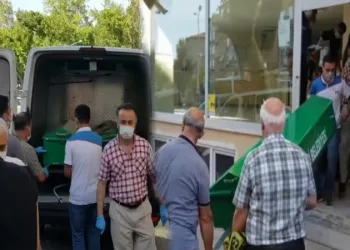 Bursa’da PTT çalışanı şubede kendini astı