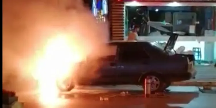 Bursa’da seyir halindeki araç alev topuna döndü