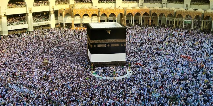 Suudi Arabistan’dan flaş karar! Kabe yeniden ibadete açılabilir