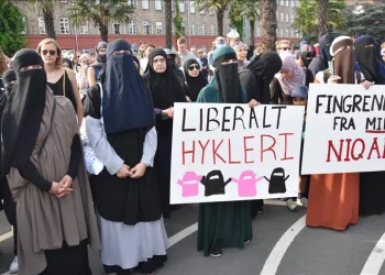 60 kişiye örtünme yasasını ihlalden ceza