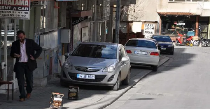 Kaldırıma park etmeye 2 bin TL ceza