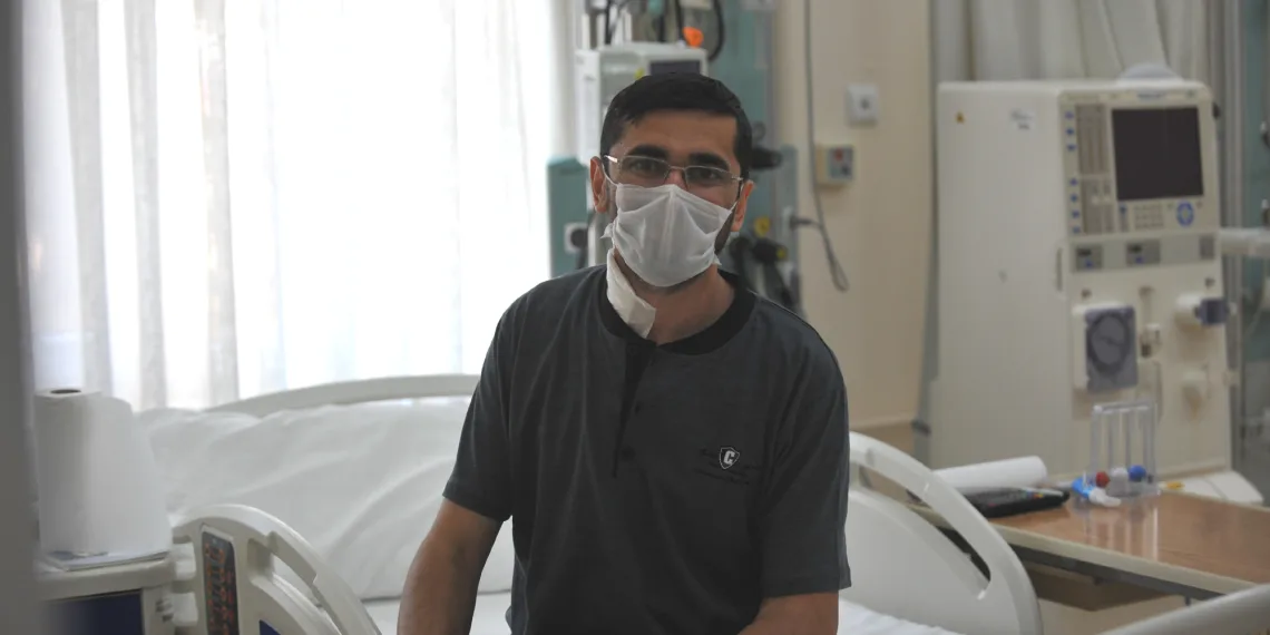 20 yaşındaki Utku’nun böbreğiyle yaşama tutundu