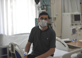 20 yaşındaki Utku’nun böbreğiyle yaşama tutundu