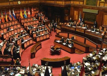 İtalya’da 5 milletvekiline istifa çağrısı