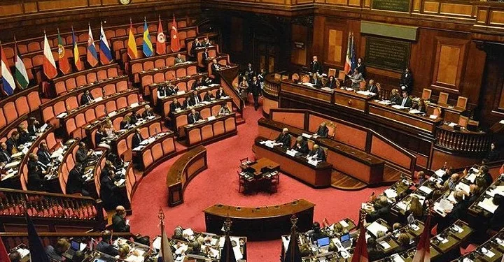 İtalya’da 5 milletvekiline istifa çağrısı
