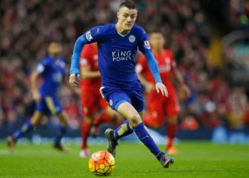 Leicester City, Vardy ile yeni sözleşme imzaladı