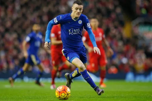 Leicester City, Vardy ile yeni sözleşme imzaladı