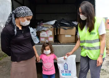 Yıldırım Belediyesi ekmeğini topraktan kazananların yanında
