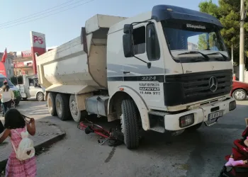 Bursa’da bisikletiyle kamyonun altında kaldı
