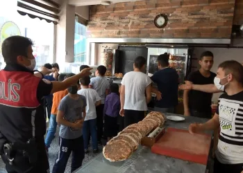 Bedava döner dağıtılınca polis devreye girdi