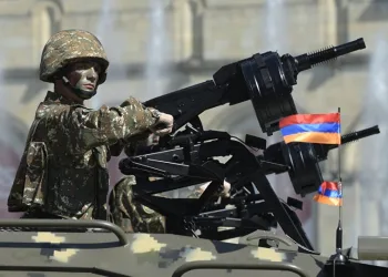 Ermenistan cepheden kaçan askerlerine karşı silah kullanma emri verdi