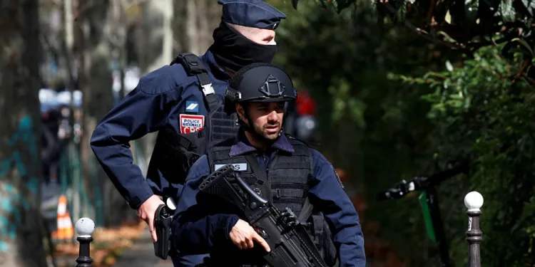 Paris’te Charlie Hebdo binası yakınlarında saldırı