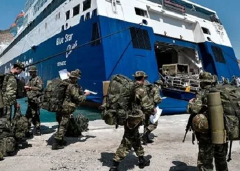 Yunanistan Meis Adası’na asker gönderdi