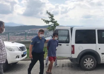 Bursa’da polis alıcı kılığına girerek yakaladı