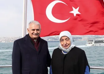 Binali Yıldırım ve eşi koronavirüse yakalandı