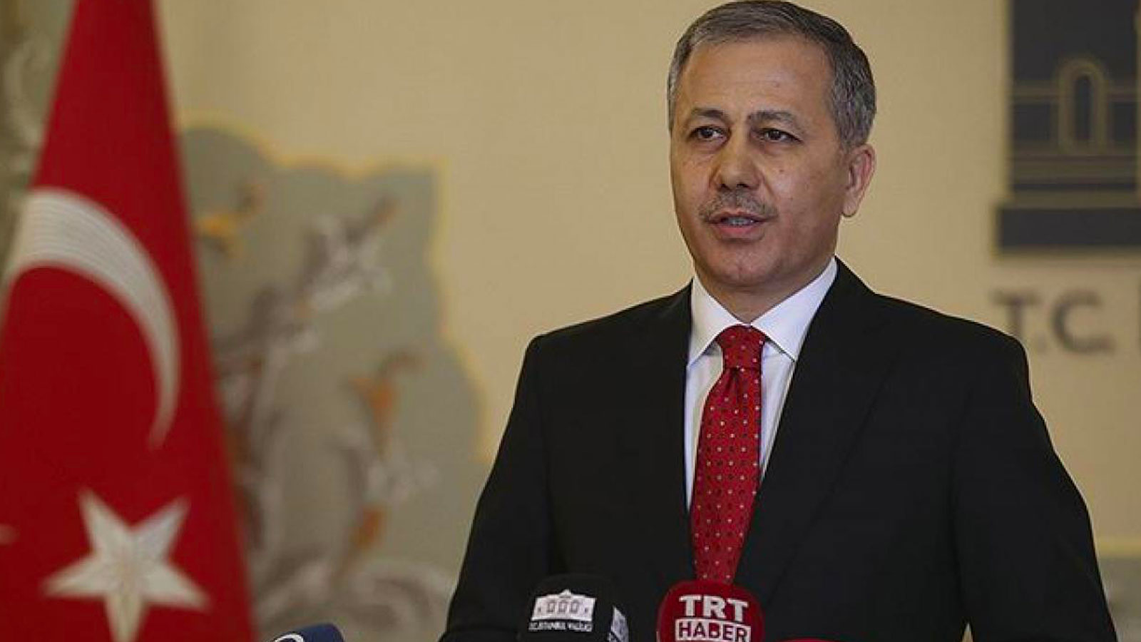 İstanbul Valisi yeni mesai düzenlemesini açıkladı