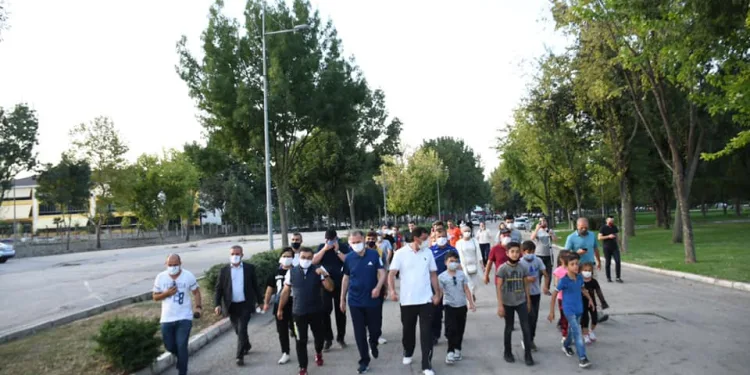İnegöl’de emisyona karşı yürüyüş etkinliği başladı