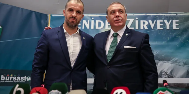 Bursaspor’un yeni teknik direktörü Mustafa Er