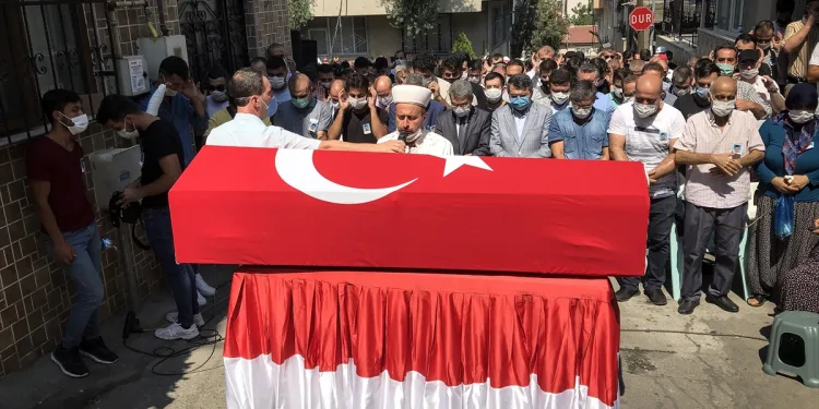 Bursa’da düğün hazırlığı yaparken kazada ölen bekçinin cenazesi defnedildi