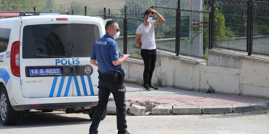 Karantinada olması gereken kişi otomobille gezerken yakalandı