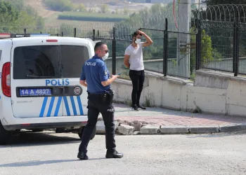 Karantinada olması gereken kişi otomobille gezerken yakalandı