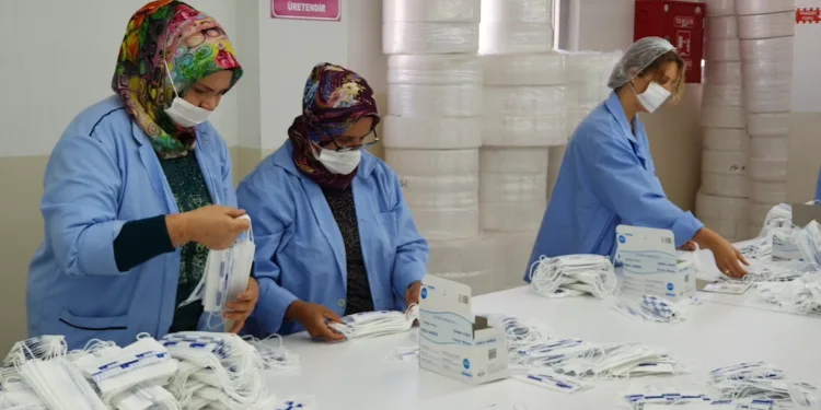 Bursa’dan 20 ülkeye aylık 45 milyon maske ihracatı