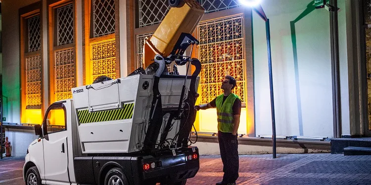 Bursa’da üretilen elektrikli mini kamyonet yollarda