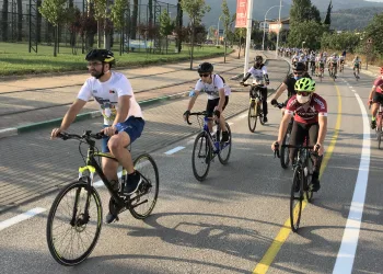 Bursa’da 200 bisikletli pedal çevirdi