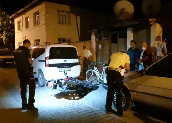 İznik’te motosikletin park halindeki araca çarptı