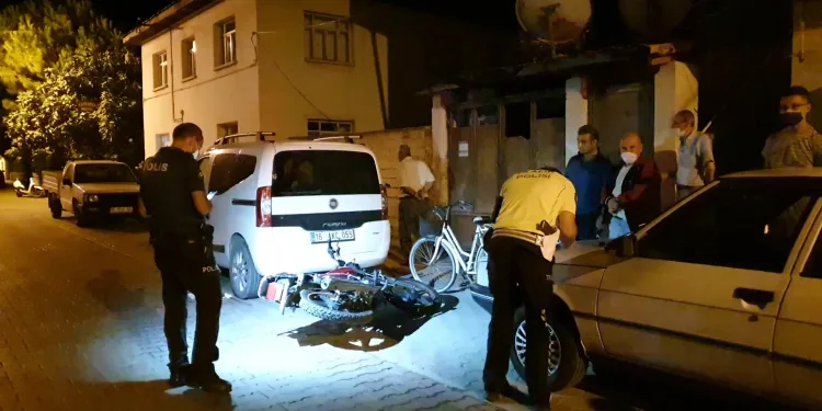 İznik’te motosikletin park halindeki araca çarptı