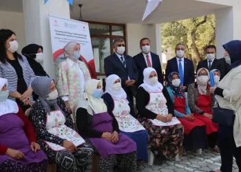 AK Parti Bursa Milletvekili Gözgeç, kadın kooperatifleri ile bir araya geldi